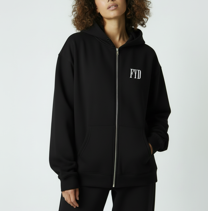 FYD Zip-Hoodie entspannte Pose